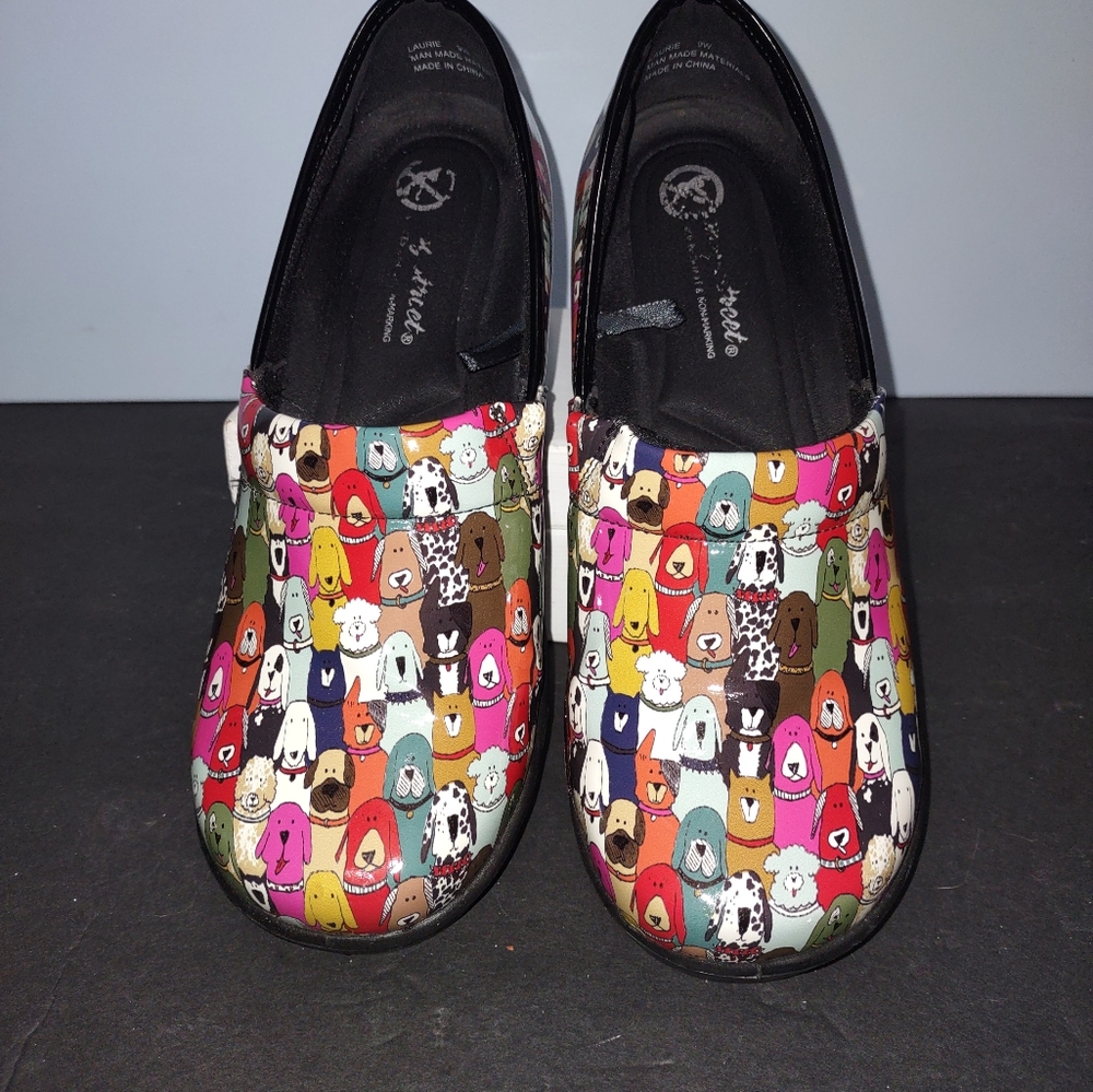 Easy Street Clogs Dog Theme Laurie
